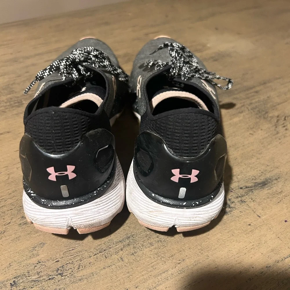 Womens‎ Under Armour Charged Shoes - Picture 4 of 5